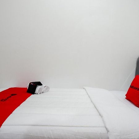 Reddoorz Hostel Near Kota Lama Semarang Dış mekan fotoğraf