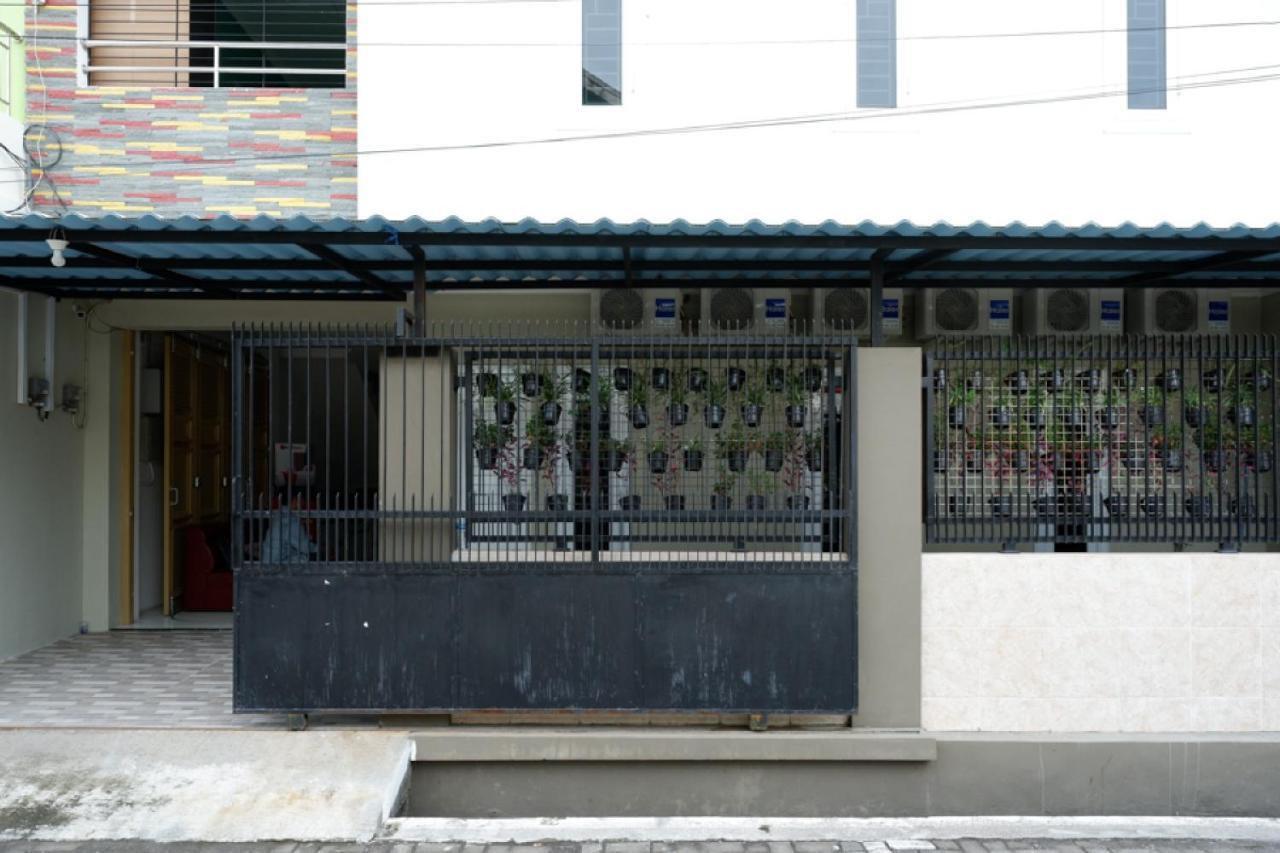 Reddoorz Hostel Near Kota Lama Semarang Dış mekan fotoğraf