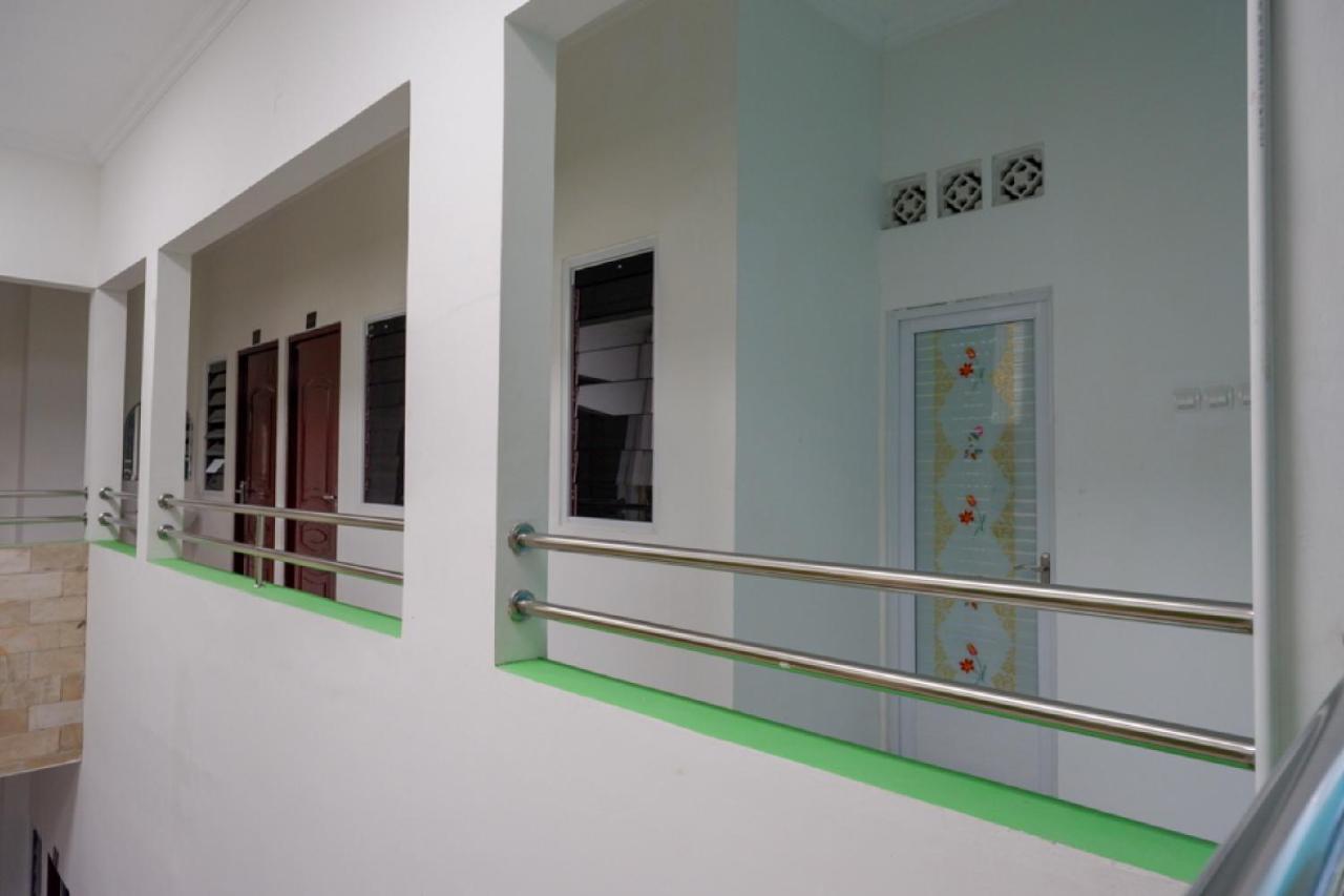 Reddoorz Hostel Near Kota Lama Semarang Dış mekan fotoğraf