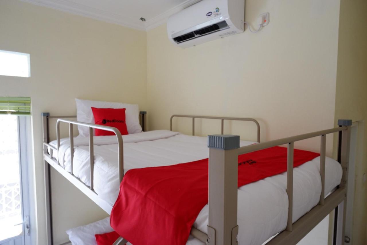 Reddoorz Hostel Near Kota Lama Semarang Dış mekan fotoğraf
