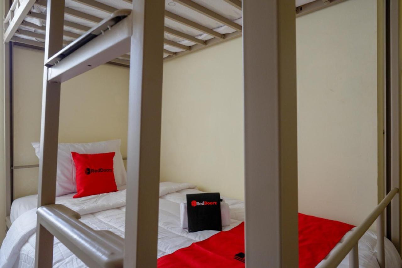 Reddoorz Hostel Near Kota Lama Semarang Dış mekan fotoğraf