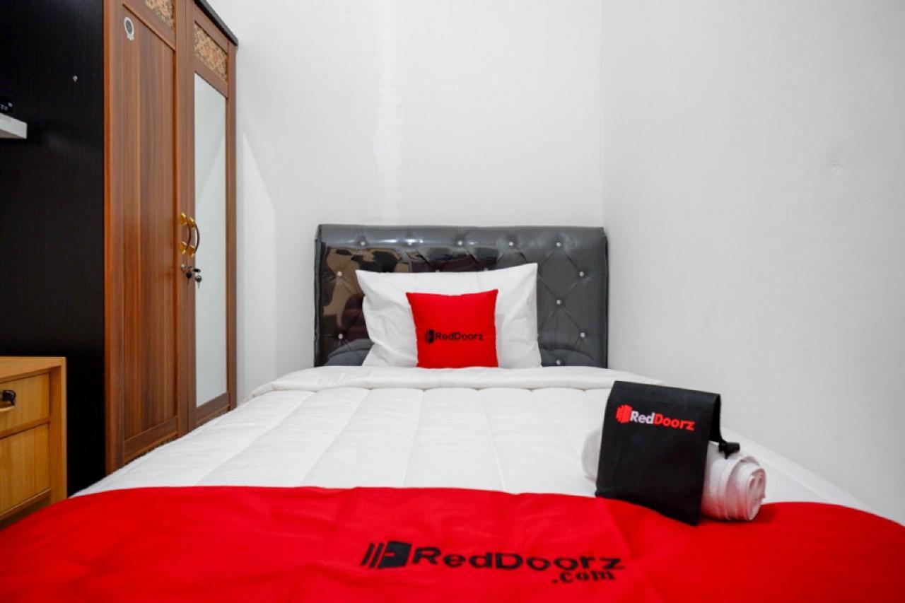 Reddoorz Hostel Near Kota Lama Semarang Dış mekan fotoğraf
