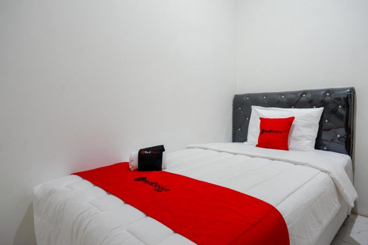Reddoorz Hostel Near Kota Lama Semarang Dış mekan fotoğraf
