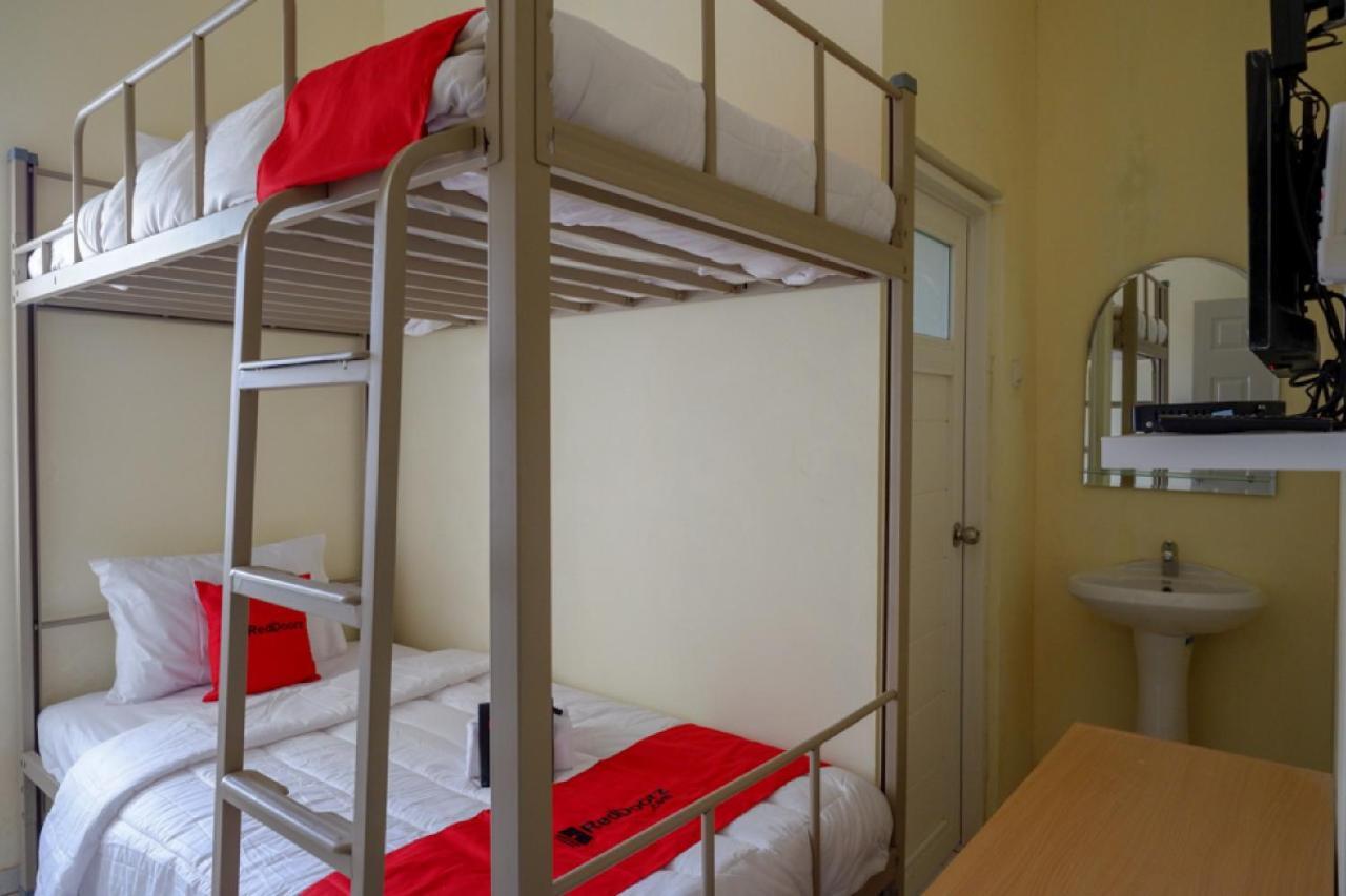 Reddoorz Hostel Near Kota Lama Semarang Dış mekan fotoğraf